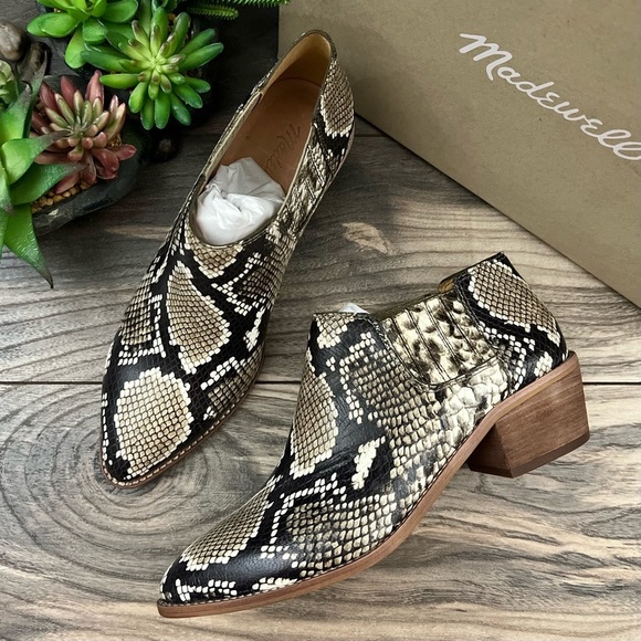 NIB Madewell Sonia Low Chelsea Western Ankle Bootie Snake Embossed Leather 7 - Picture 1 of 12